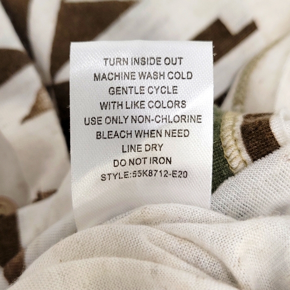 Spoiled Aztek/Southwest Print T-shirt Top Women's size L - Picture 8 of 8